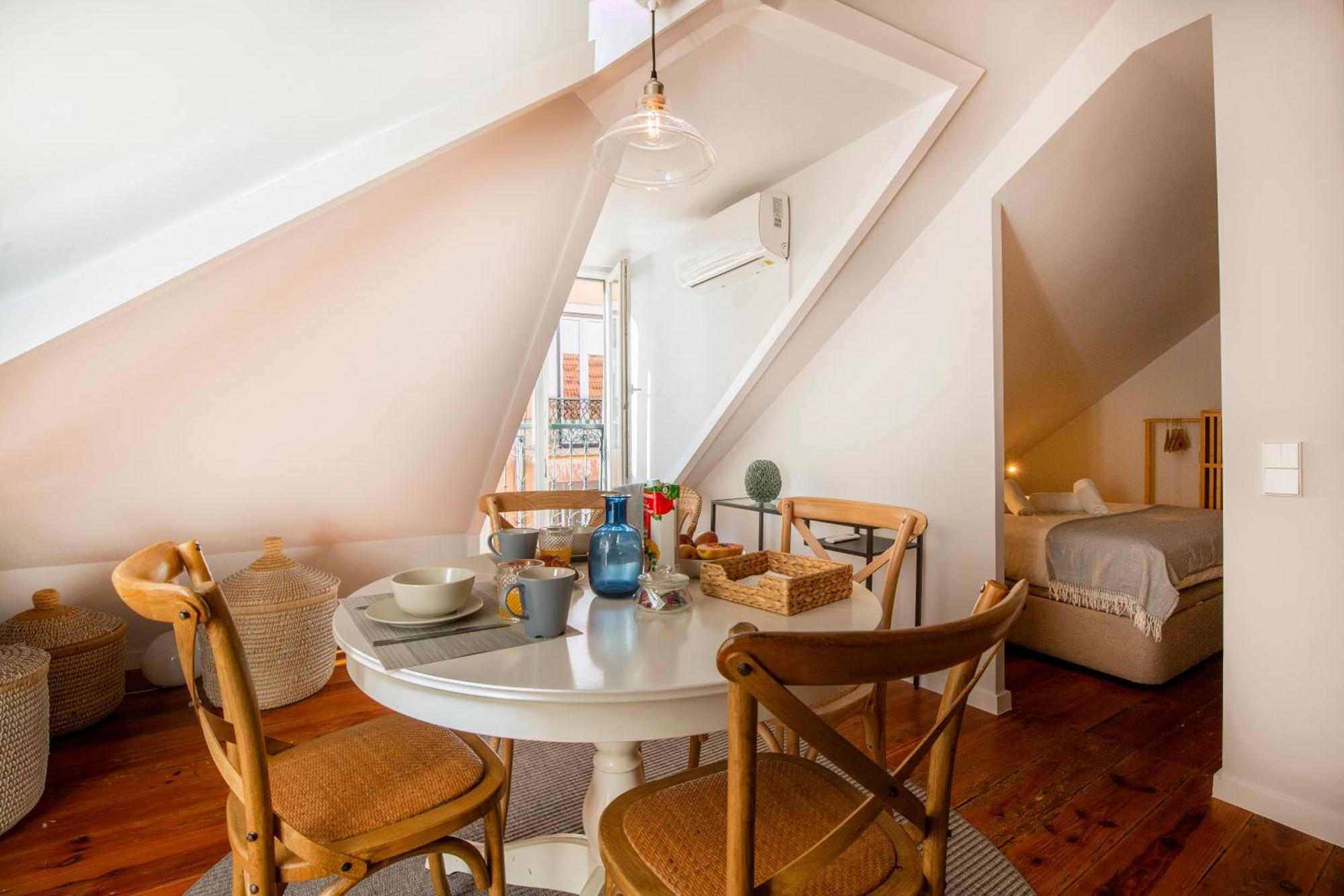 Live Like A Local @ Casa Da Esquina - Wifi & A/C Apartment Lisbon Bagian luar foto