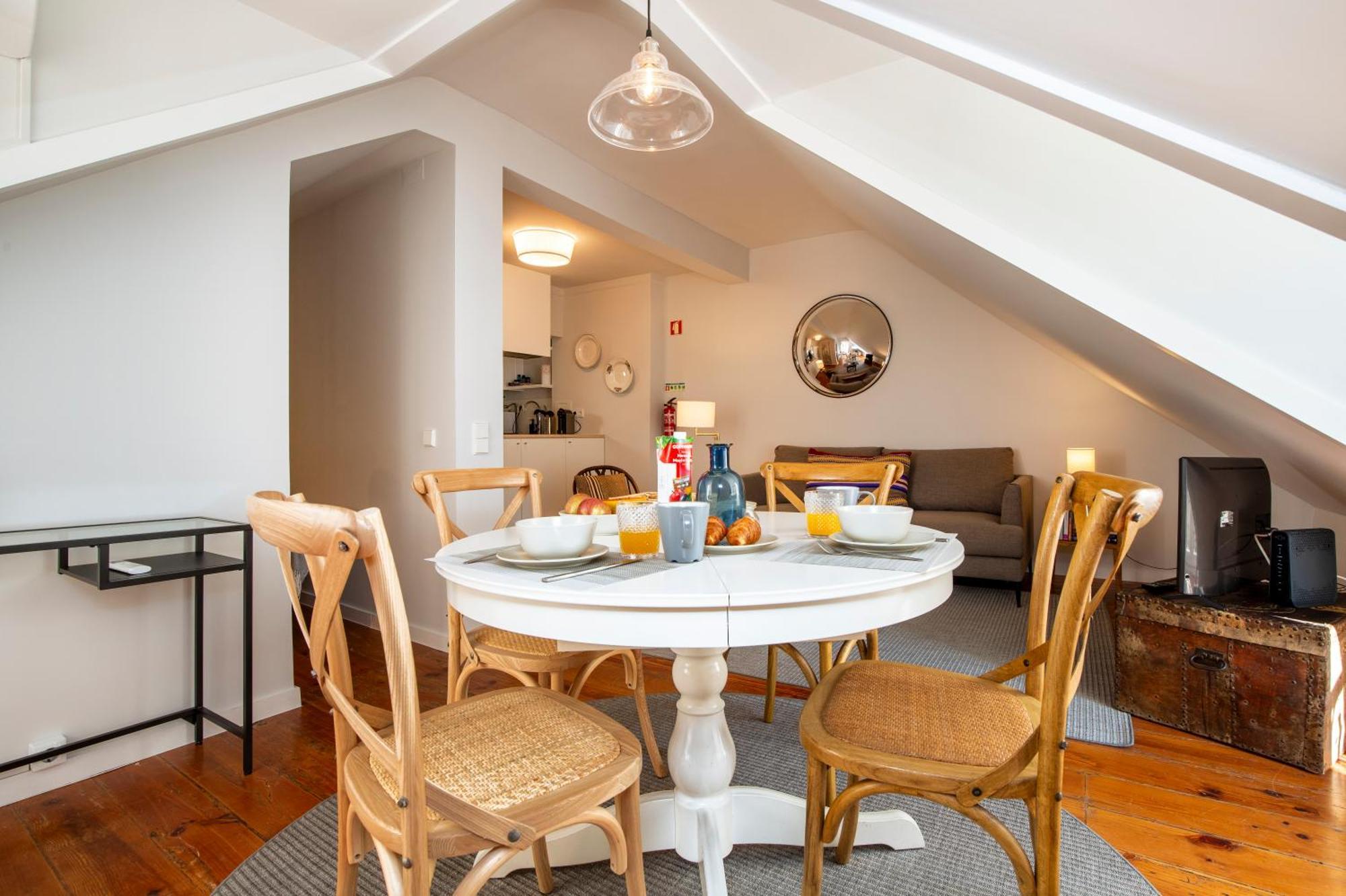 Live Like A Local @ Casa Da Esquina - Wifi & A/C Apartment Lisbon Bagian luar foto